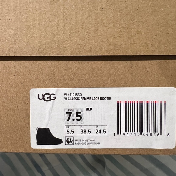 Ugg Classic Femme Lace Bootie Wedge 7 1/2 - Picture 2 of 4